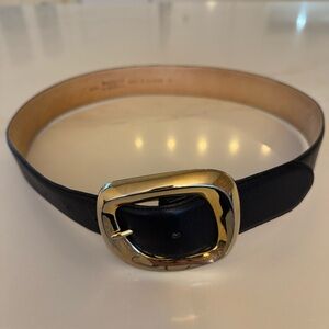 Vintage Sculptural Gold Buckle Leather Belt